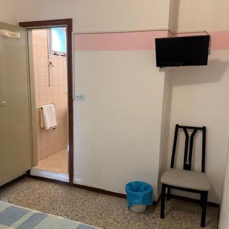 רימיני Hotel Nives מראה חיצוני תמונה