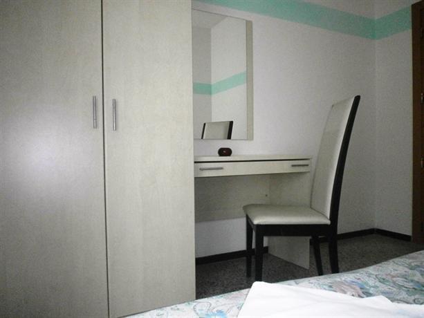 רימיני Hotel Nives מראה חיצוני תמונה