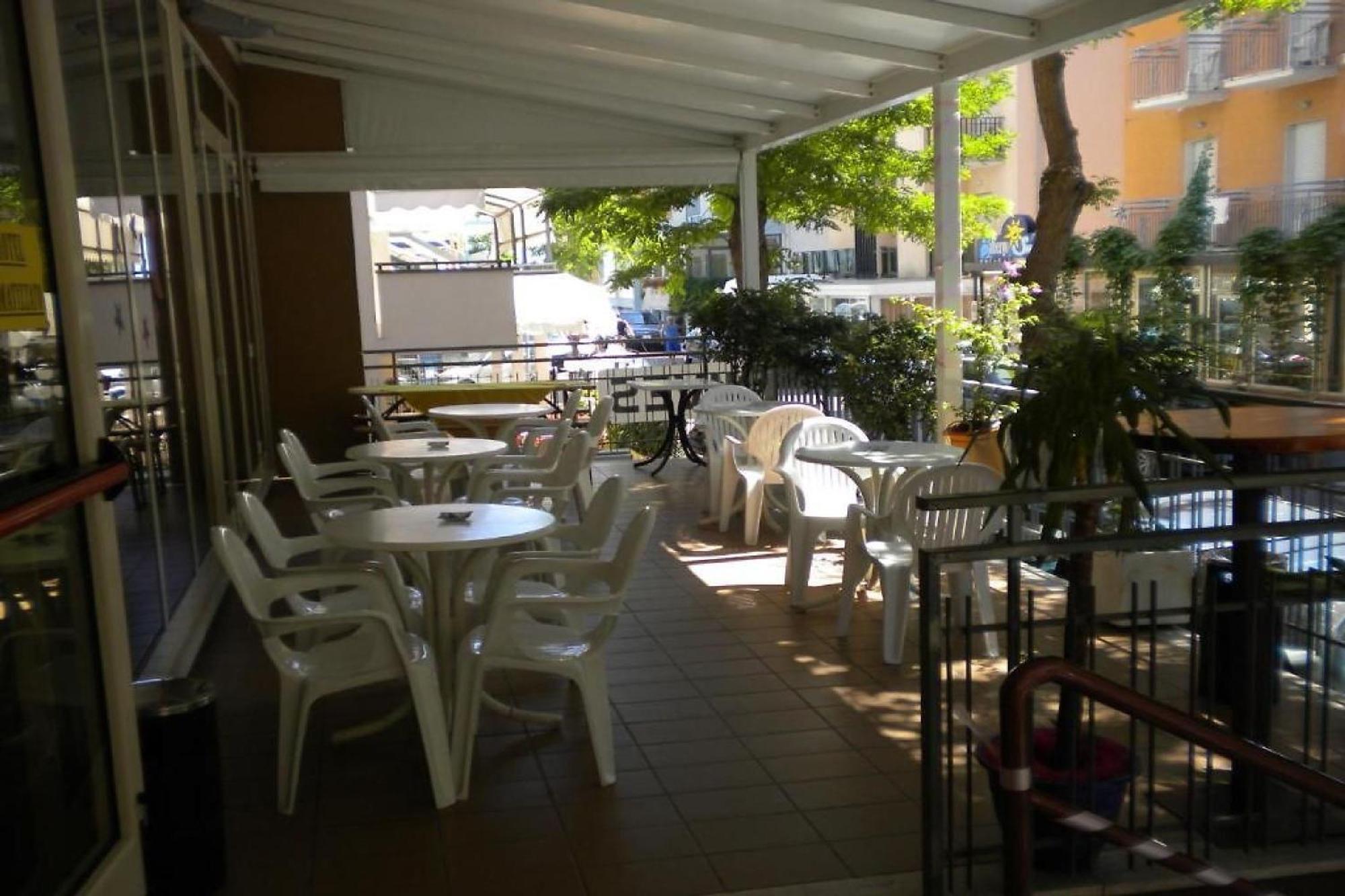 רימיני Hotel Nives מראה חיצוני תמונה