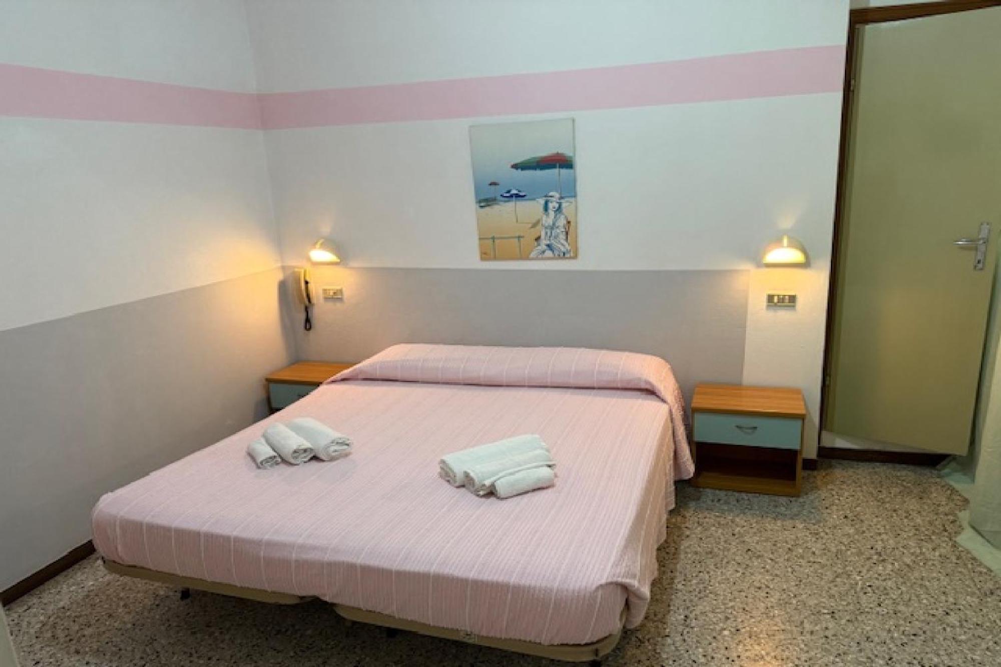 רימיני Hotel Nives מראה חיצוני תמונה