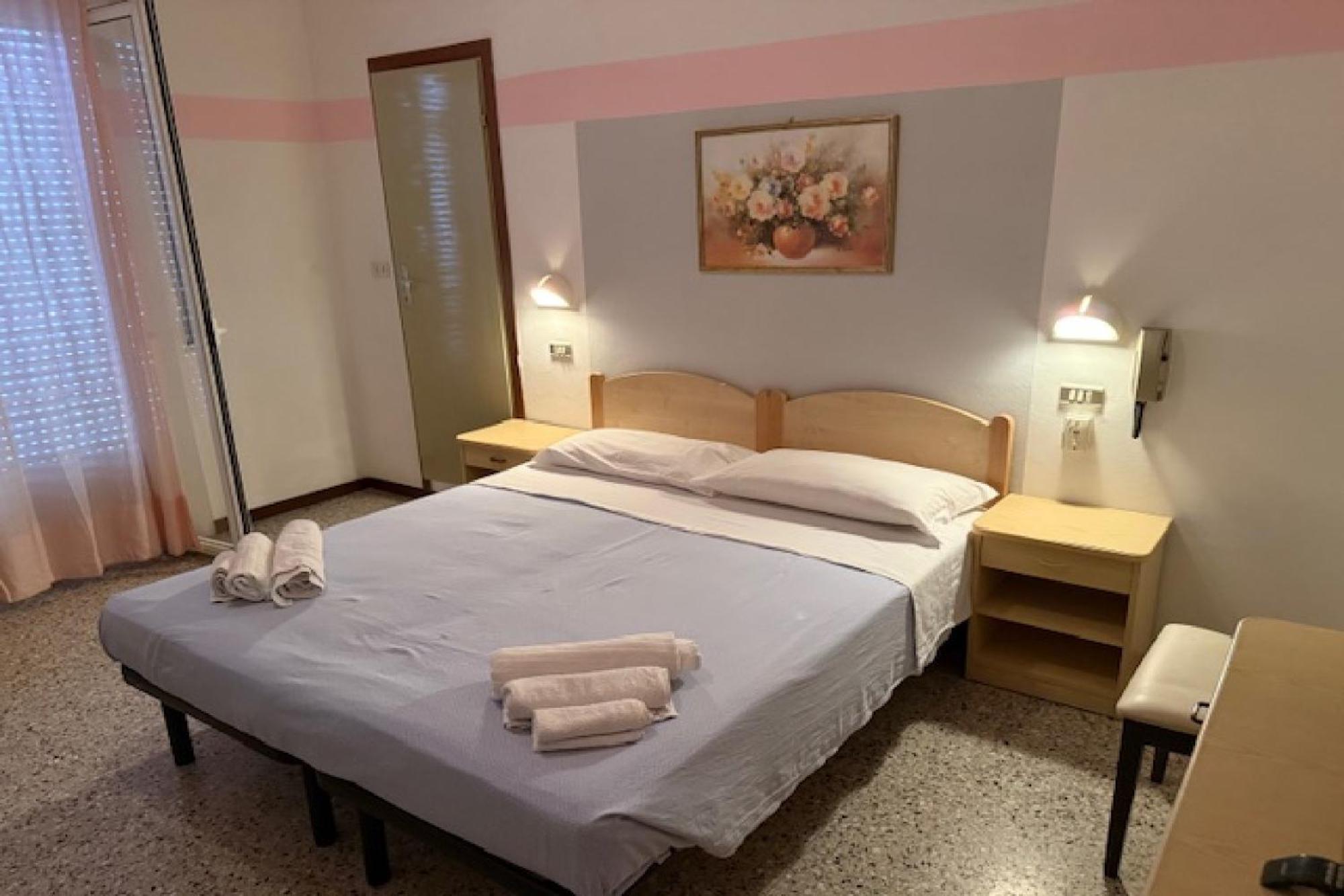 רימיני Hotel Nives מראה חיצוני תמונה