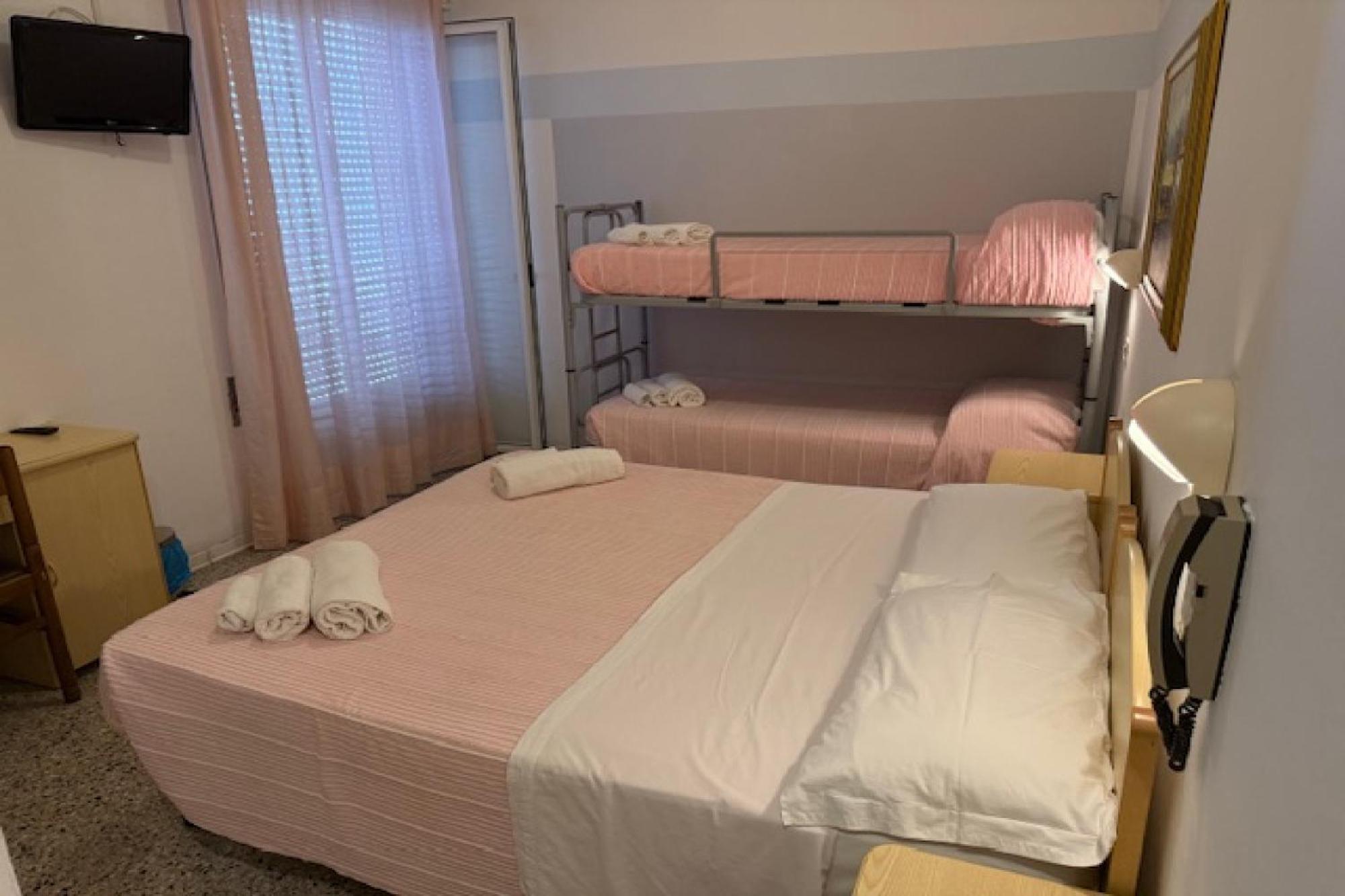 רימיני Hotel Nives מראה חיצוני תמונה