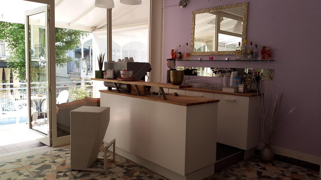 רימיני Hotel Nives מראה חיצוני תמונה